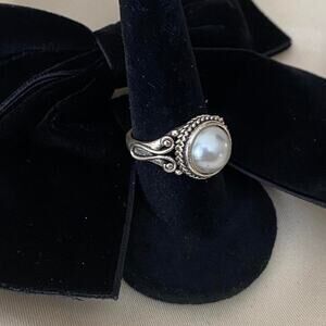 Vintage Faux glass pearl Silver ring with a touch of glamour